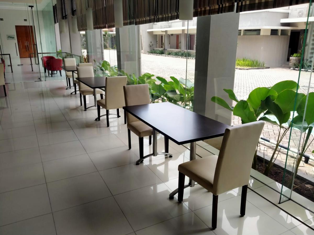 Hotel Quirin 세마랑 외부 사진
