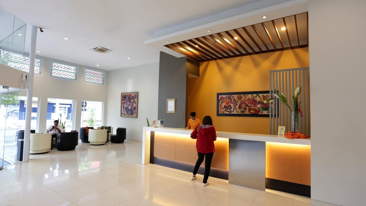 Hotel Quirin 세마랑 외부 사진