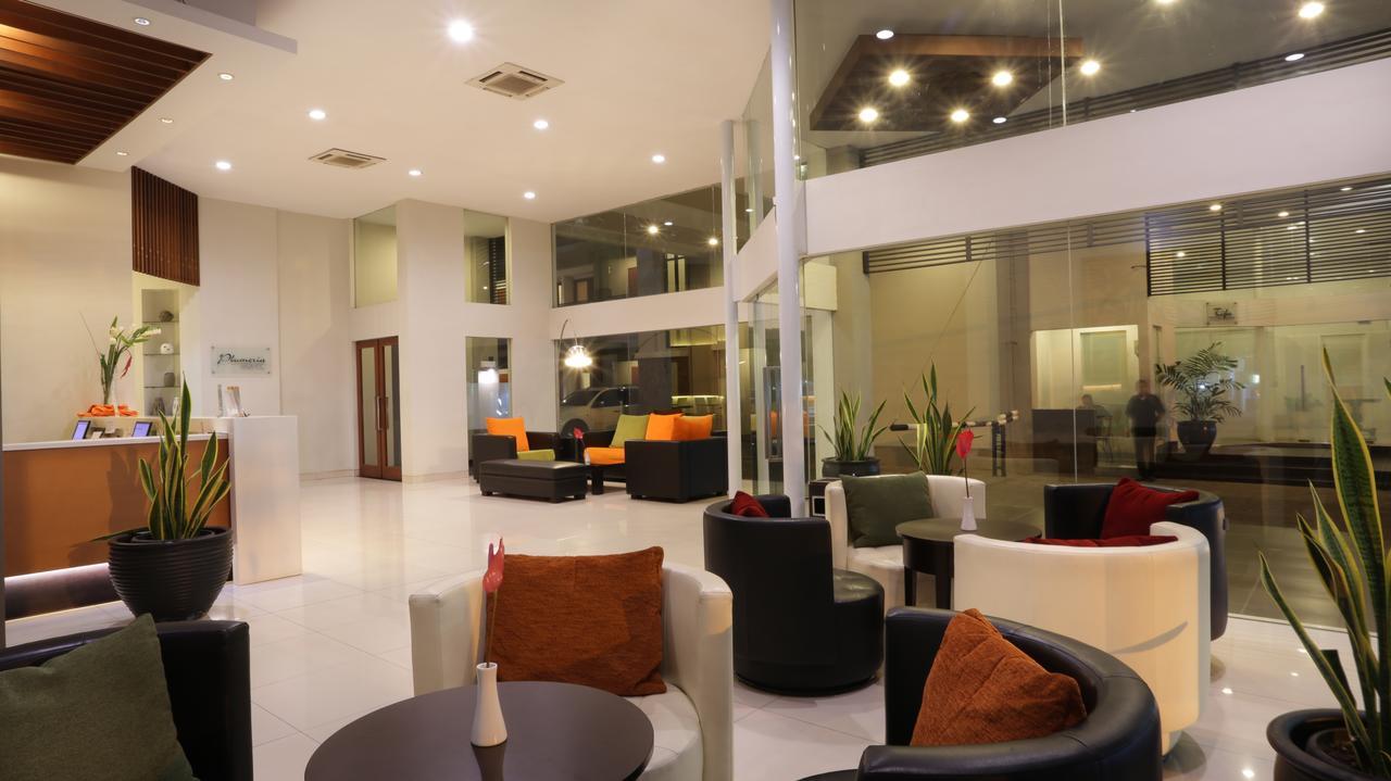 Hotel Quirin 세마랑 외부 사진