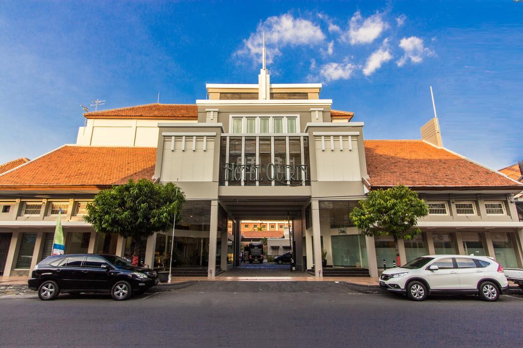 Hotel Quirin 세마랑 외부 사진