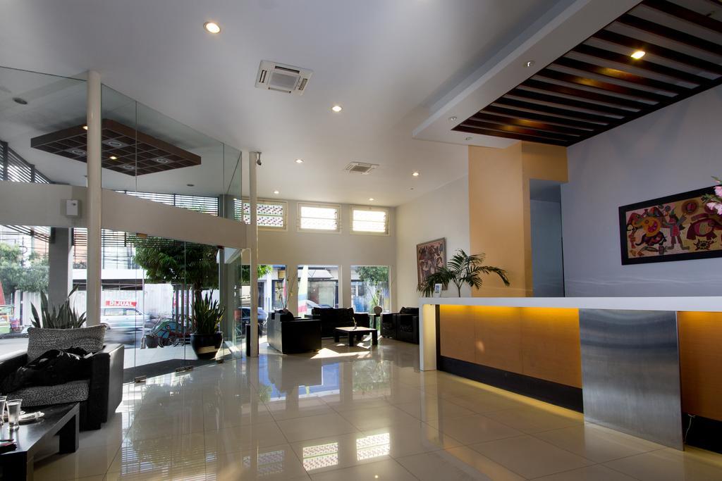Hotel Quirin 세마랑 외부 사진